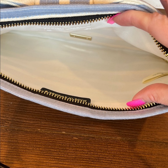 Kate Spade On Purpose Sailing Stripe Bow Wristlet. - Picture 6 of 8